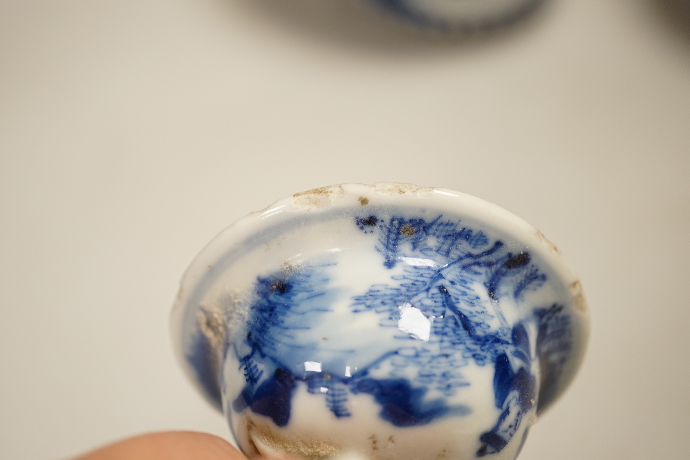 A pair of Chinese blue and white jars and associated covers and a pair of Japanese cloisonné enamel vases, cloisonné vases 21cm high